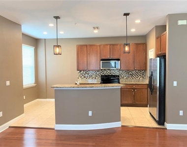 4511 Legacy Park Drive - Photo Thumbnail 9
