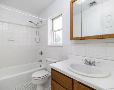 104 East Avenue - Photo Thumbnail 13