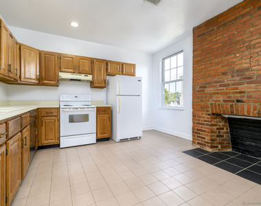 104 East Avenue - Photo Thumbnail 9