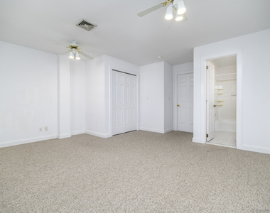 104 East Avenue - Photo Thumbnail 11