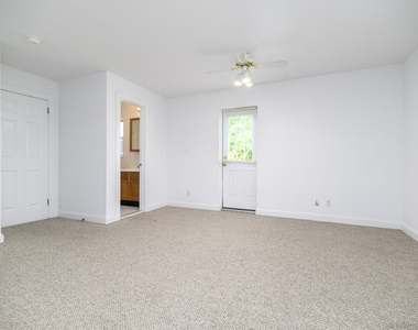 104 East Avenue - Photo Thumbnail 12