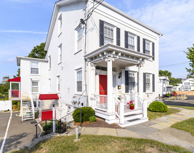 104 East Avenue - Photo Thumbnail 16