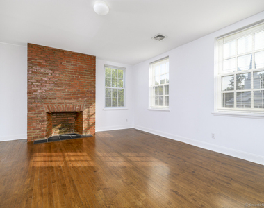104 East Avenue - Photo Thumbnail 3