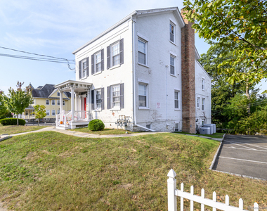 104 East Avenue - Photo Thumbnail 17