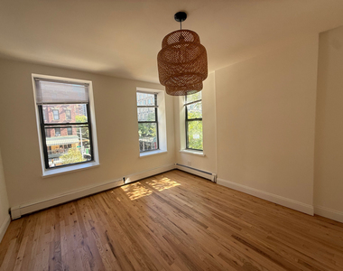251 East 85th Street - Photo Thumbnail 4
