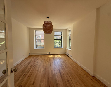 251 East 85th Street - Photo Thumbnail 1