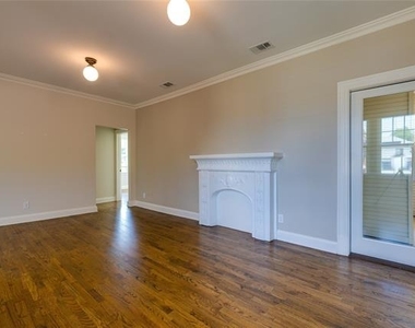 2837 Hemphill Street - Photo Thumbnail 3