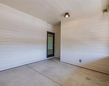 2837 Hemphill Street - Photo Thumbnail 28