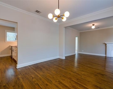 2837 Hemphill Street - Photo Thumbnail 9