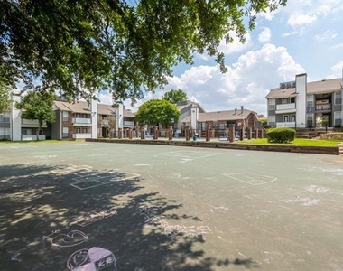 1900 Estrada Parkway - Photo Thumbnail 1