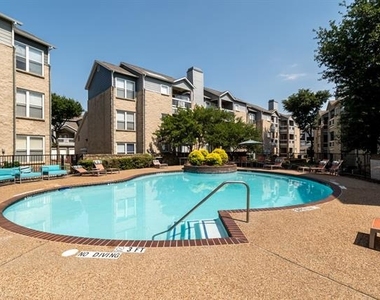 3391 Western Center Boulevard - Photo Thumbnail 3