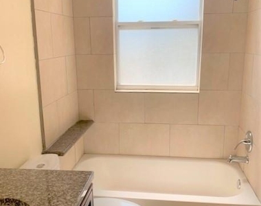 910 Nw 13th Streets - Photo Thumbnail 5