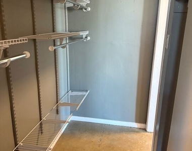 5217 Hollywood Boulevard - Photo Thumbnail 34