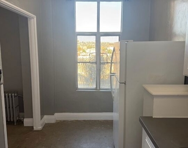 5217 Hollywood Boulevard - Photo Thumbnail 25