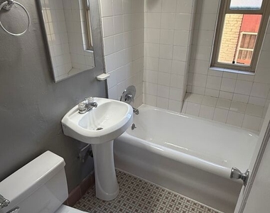 5217 Hollywood Boulevard - Photo Thumbnail 6