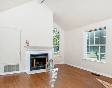 300 Timberhead Lane - Photo Thumbnail 8
