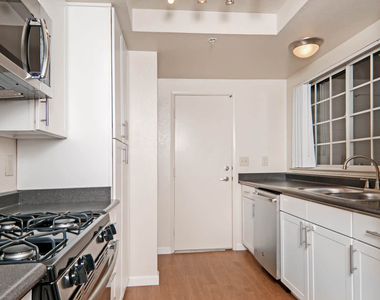 300 Timberhead Lane - Photo Thumbnail 4