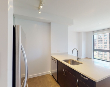 808 Columbus Ave - Photo Thumbnail 2