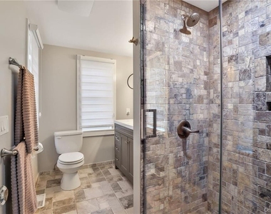 245 E Townline Road - Photo Thumbnail 11