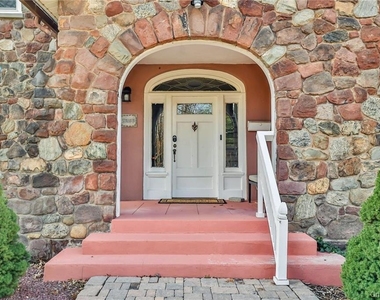 245 E Townline Road - Photo Thumbnail 1