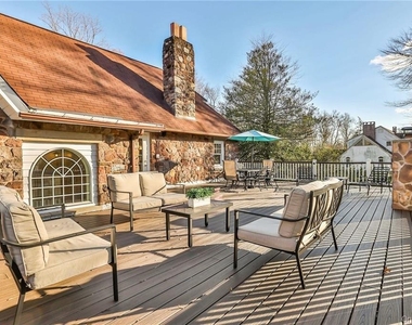 245 E Townline Road - Photo Thumbnail 13