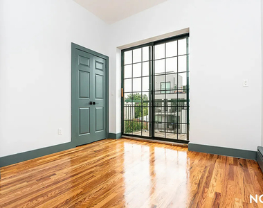 52 Monitor Street - Photo Thumbnail 7