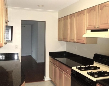 9804 Broad Street - Photo Thumbnail 11