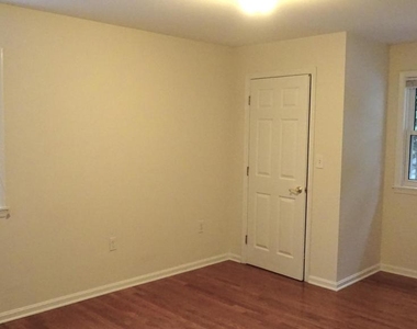 9804 Broad Street - Photo Thumbnail 17