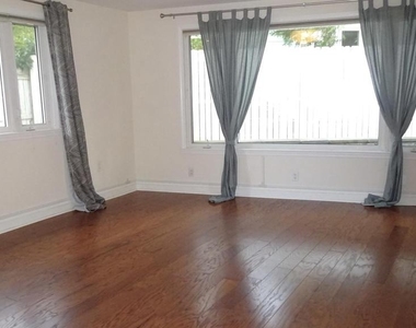 9804 Broad Street - Photo Thumbnail 13