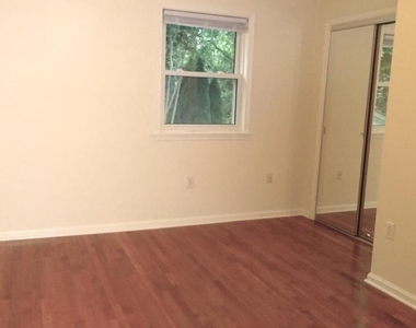 9804 Broad Street - Photo Thumbnail 16