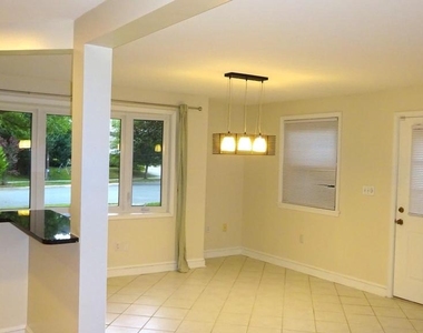 9804 Broad Street - Photo Thumbnail 12