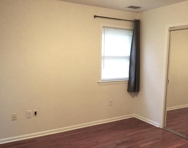 9804 Broad Street - Photo Thumbnail 15
