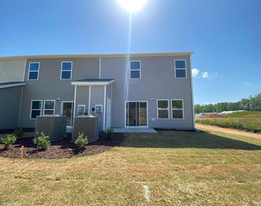 908 Clearhaven Lane - Photo Thumbnail 5