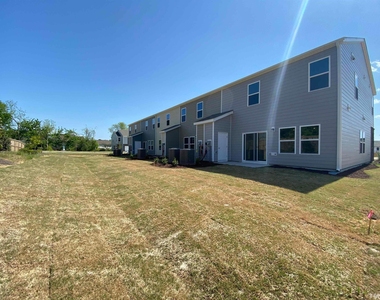 908 Clearhaven Lane - Photo Thumbnail 8