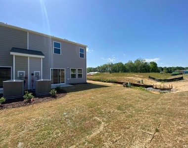 908 Clearhaven Lane - Photo Thumbnail 7