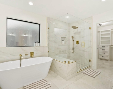 3327 Freshmeadows Drive - Photo Thumbnail 3