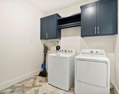 3327 Freshmeadows Drive - Photo Thumbnail 16