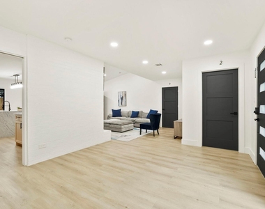 3327 Freshmeadows Drive - Photo Thumbnail 6