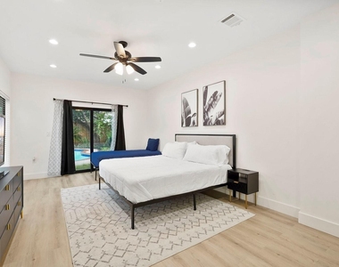 3327 Freshmeadows Drive - Photo Thumbnail 2