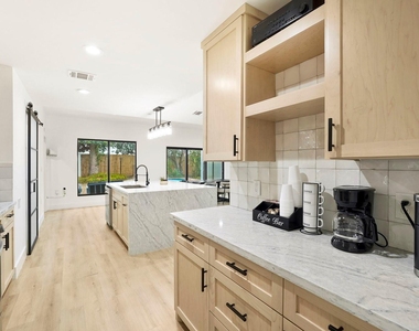 3327 Freshmeadows Drive - Photo Thumbnail 9