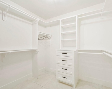 3327 Freshmeadows Drive - Photo Thumbnail 27