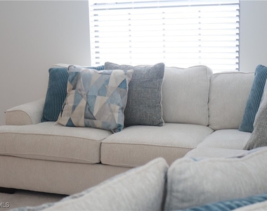 13802 Pine Lodge Lane - Photo Thumbnail 20