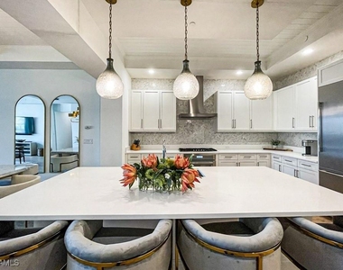 875 6th Avenue S - Photo Thumbnail 8