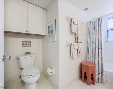5501 Heron Point Drive - Photo Thumbnail 13