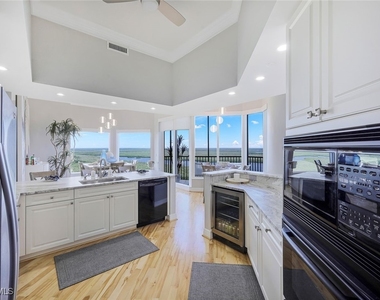 1060 Borghese Lane - Photo Thumbnail 6