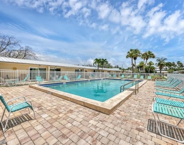 5830 Midnight Pass Road - Photo Thumbnail 17