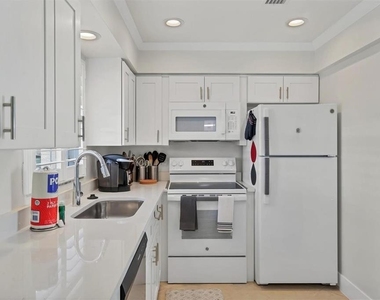 5830 Midnight Pass Road - Photo Thumbnail 8