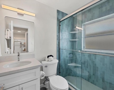 5830 Midnight Pass Road - Photo Thumbnail 13