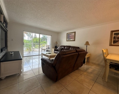 17801 N Bay Road - Photo Thumbnail 15