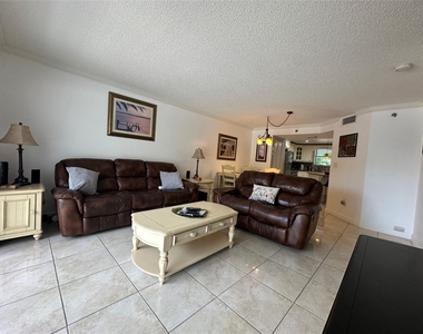 17801 N Bay Road - Photo Thumbnail 11